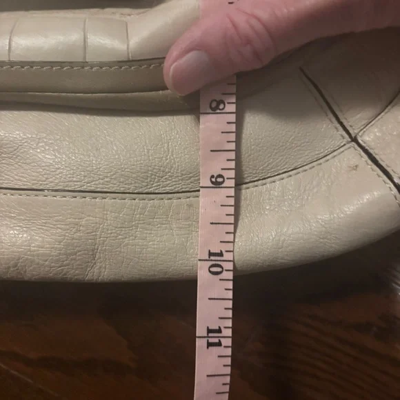 Cream Coach Shoulder Bag - Picture 10 of 13